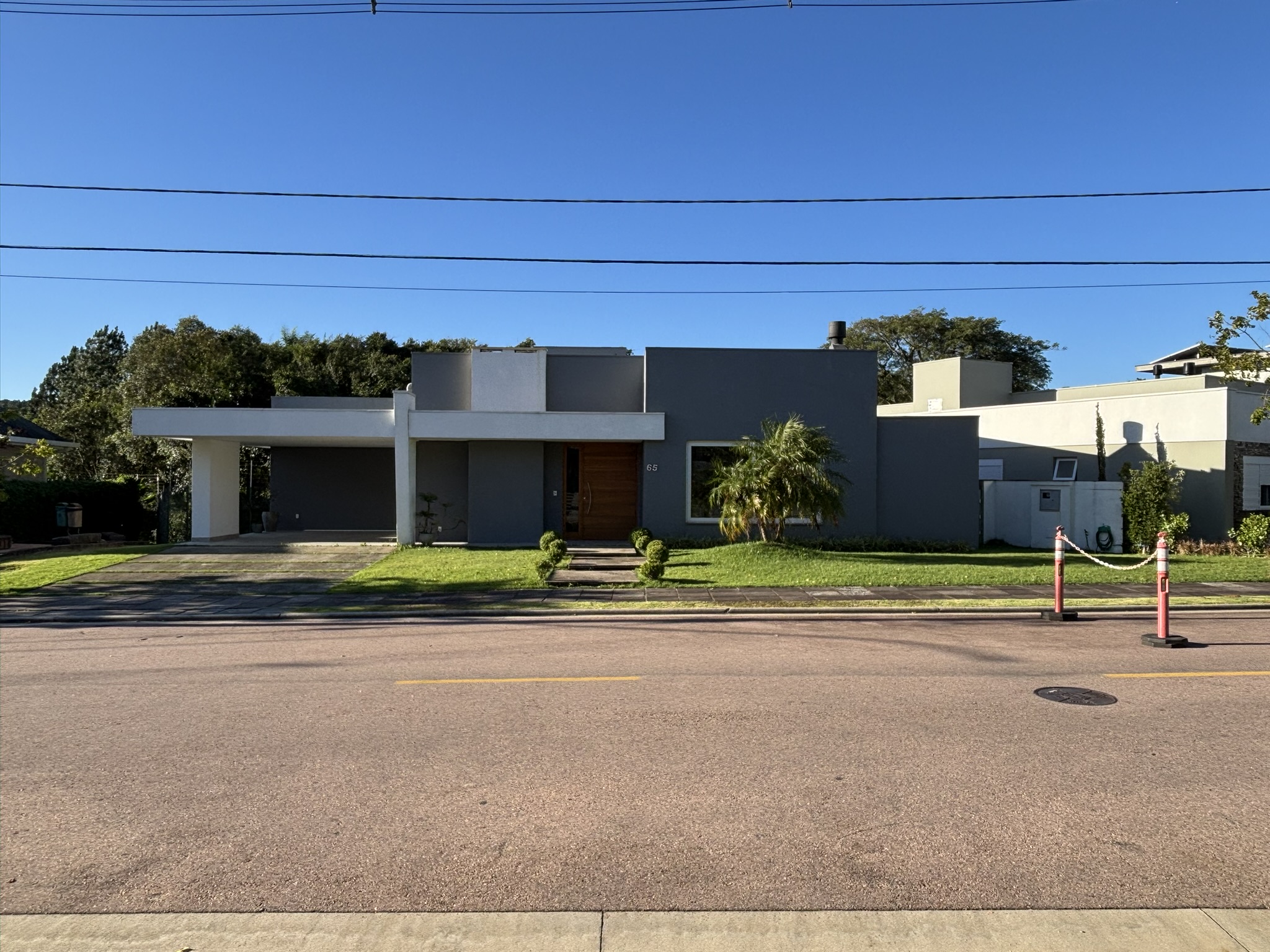 Casa térrea mobiliada | 200 m², 3 suítes | Alphaville Porto Alegre